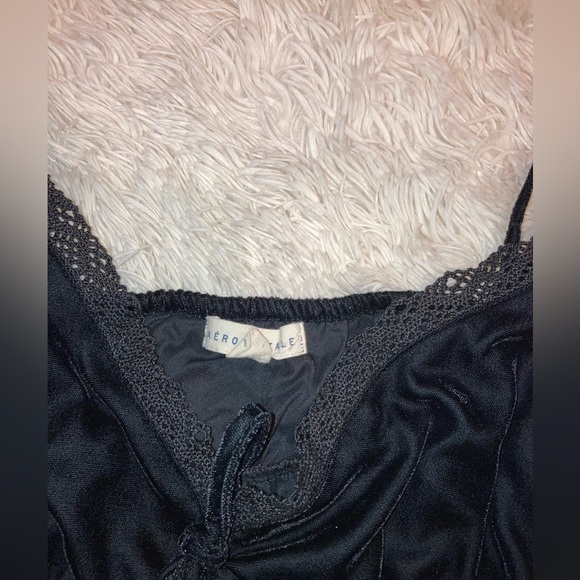 Black Lace Bow Front Top - Picture 5 of 6